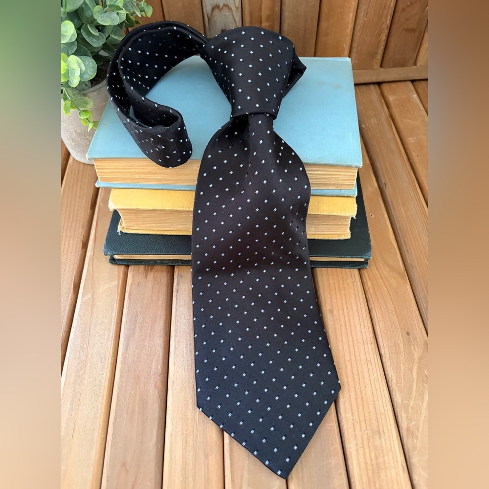 Calvin Klein Black Blue Micro Dot Silk Tie Classic Designer Necktie